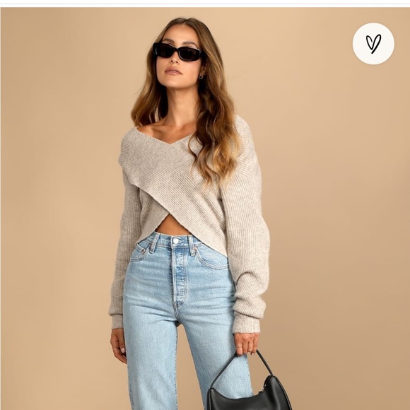 NWT Lulus cropped sweater - Picture 2 of 5